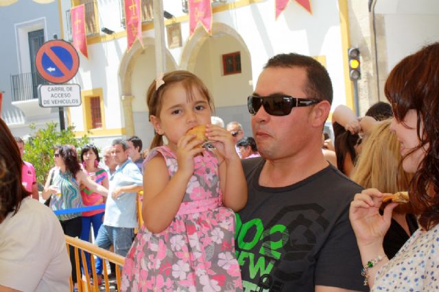 El Mercadillo Artesanal 'El Mesoncico' se despide repartiendo cientos de pasteles de carne - 4, Foto 4