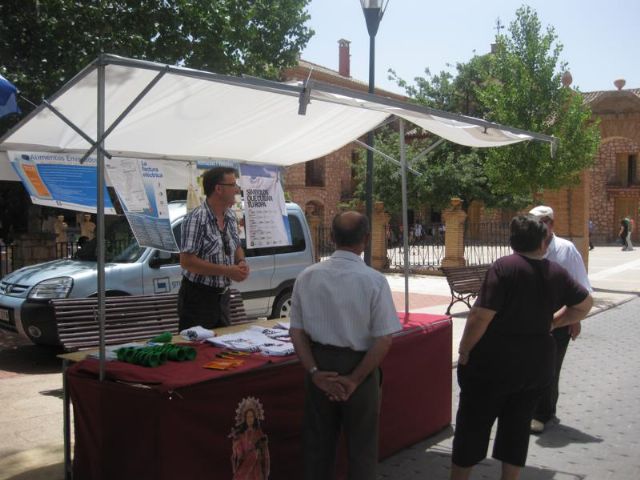 El mercado artesano de La Santa, que se celebra en el atrio del santuario cada mes, se despide hasta septiembre, Foto 3