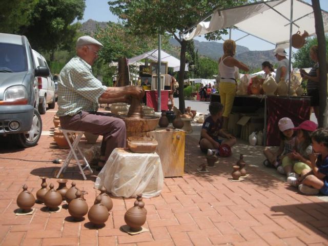 The artisan market of La Santa, which is held in the atrium of the sanctuary every month, says goodbye to September, Foto 4