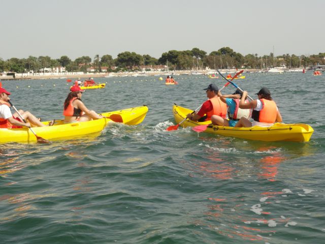 Un día en piragua muestra a 50 personas los atractivos de este deporte en el Mar Menor - 1, Foto 1
