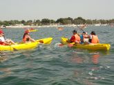 'Un da en piragua' muestra a 50 personas los atractivos de este deporte en el Mar Menor