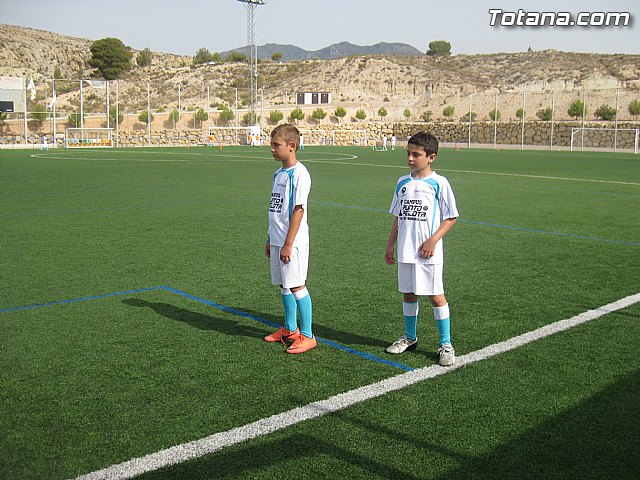 Unos 50 niños y jvenes participan durante esta semana en el I Campus de Ftbol 