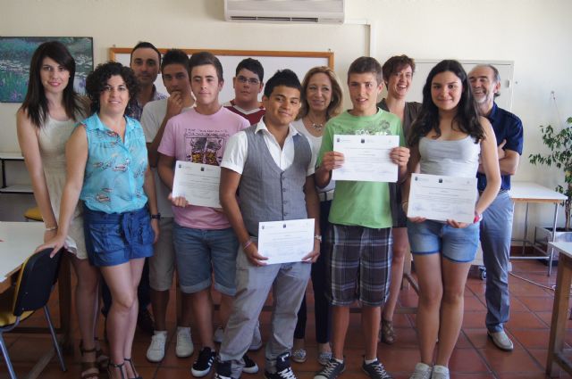 A total of eleven young students finish their course in the Classroom Occupational, Foto 5