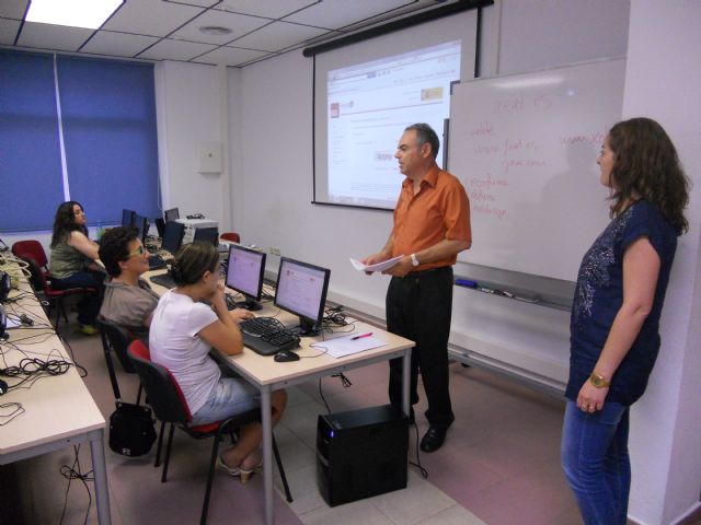 Clausurado el primer curso de administracin electrnica, Foto 1