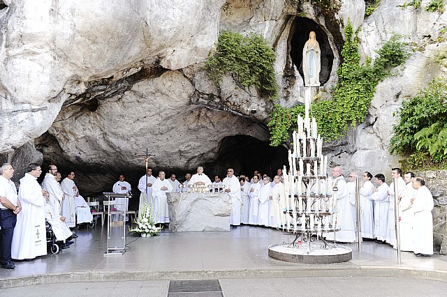 La sonrisa de los enfermos, “el gran milagro de Lourdes” - 1, Foto 1