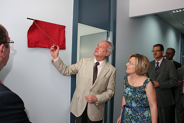 Valcárcel destaca la importante labor de concienciación social sobre el cuidado visual que realiza el Colegio de Ópticos - 2, Foto 2