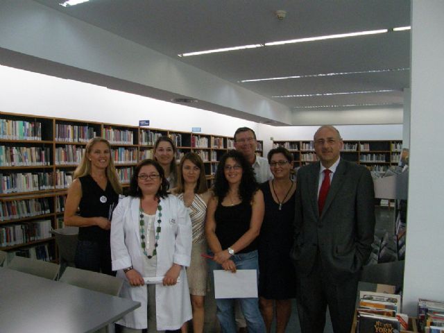 El Ayuntamiento reabre esta tarde la biblioteca Pilar Barnés, una vez realizados los trabajos de reparación de los daños ocasionados por los terremotos del pasado año - 1, Foto 1