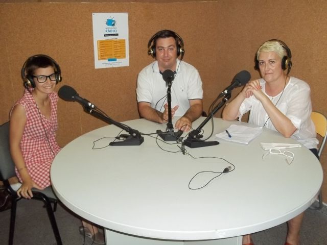 La ganadora del Certamen de Jóvenes Diseñadores de la Región de Murcia, en los micrófonos de Alguazas Radio - 1, Foto 1