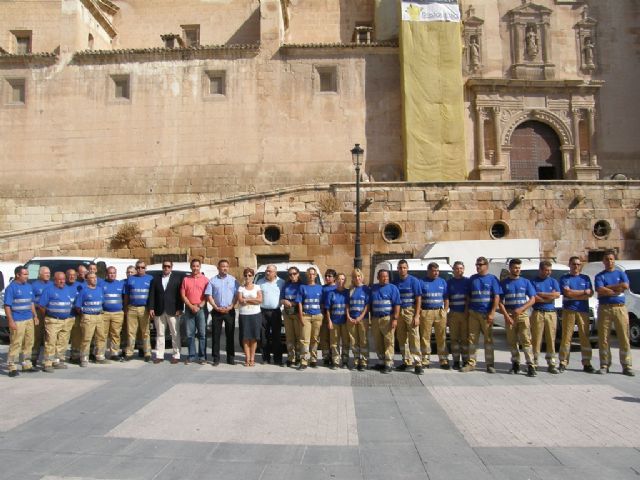 Obras y Servicios presenta el nuevo equipo que se encargará de las tareas de mantenimiento y mejora de las zonas verdes del municipio - 1, Foto 1