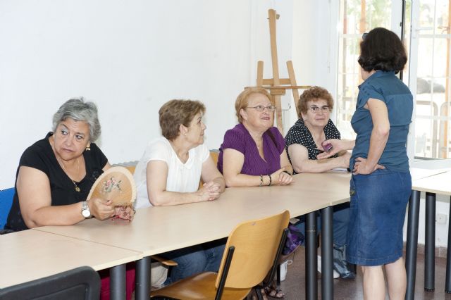 Los mayores saldan sus asignaturas pendientes en verano - 2, Foto 2