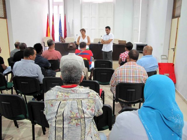 Inmigrantes del municipio se forman como ciudadanos - 1, Foto 1