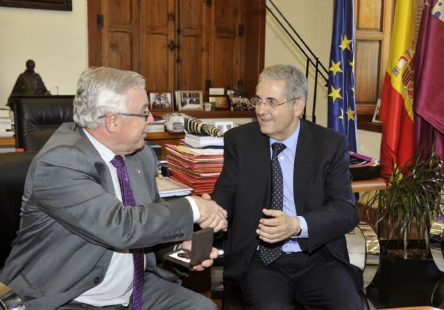 La Universidad de Murcia ofrece un homenaje al padre Francisco Martínez Fresneda por su dedicación universitaria - 1, Foto 1