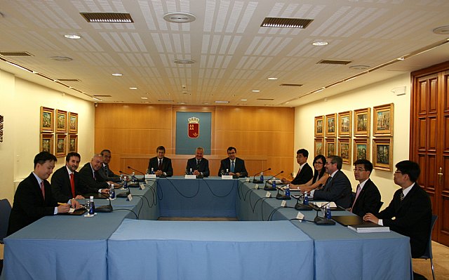 Valcárcel ofrece todo el apoyo del Gobierno murciano a la nueva planta de SKSol que reactivará la economía regional - 1, Foto 1