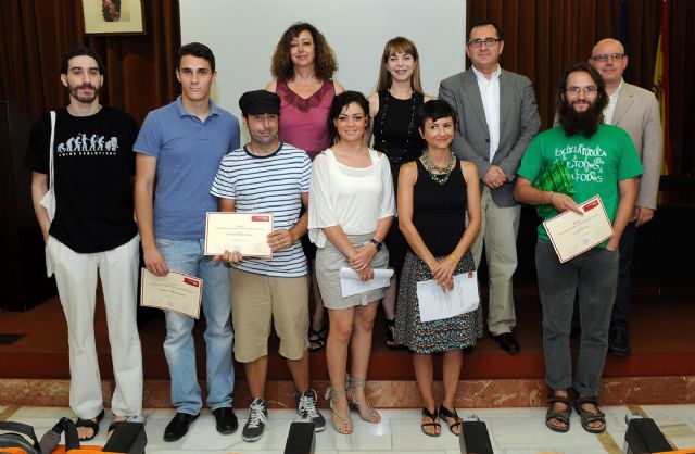 El alumno de Doctorado de la UMU, Carlos Coll Jara, se alza con el premio del concurso de Haiku de la Universidad de Murcia - 1, Foto 1