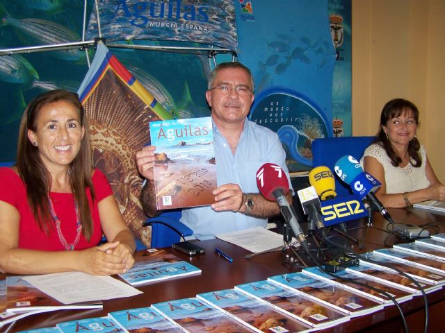El Ayuntamiento de Águilas comenzará a distribuir mañana el tradicional Libro de Verano - 2, Foto 2