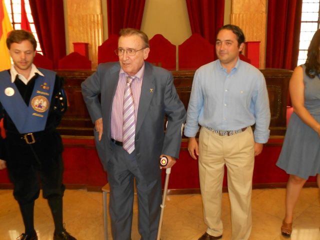 Manolo Escobar muestra su satisfacción por volver a Murcia y ser nombrando Gran Maestre de la XVI edición del Certamen de Tunas Barrio del Carmen - 2, Foto 2