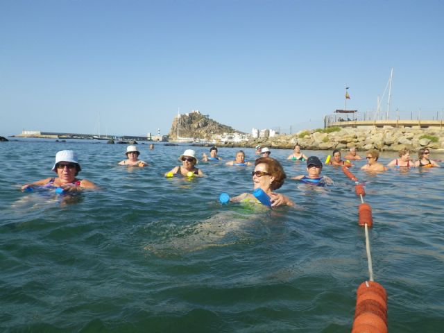 El Ayuntamiento de Águilas ofrece cursos gratuitos de talasoterapia en la playa para mayores de 60 años - 2, Foto 2
