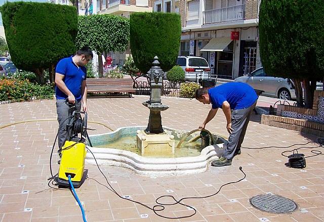 Las fuentes ornamentales de Águilas se someten a controles de desinfección para prevenir la legionelosis - 1, Foto 1