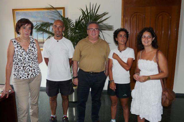 El Alcalde de Molina de Segura recibe a los dos ciclistas que recorren España con el objetivo de recaudar fondos para construir un hogar para niños víctimas de la pederastia en Camboya - 3, Foto 3