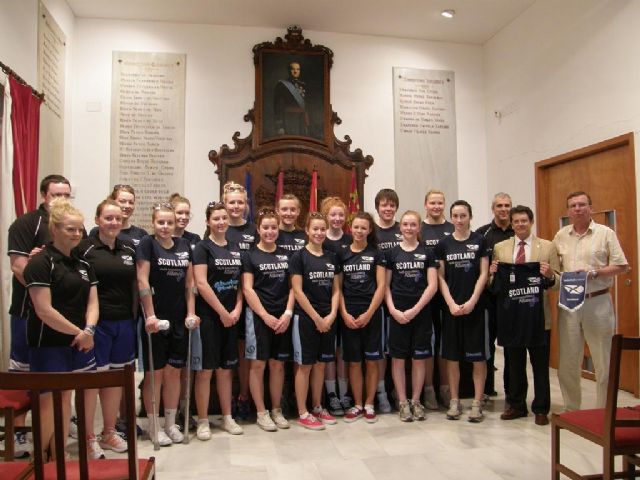 El Alcalde destaca la importancia del deporte como factor de cohesión entre culturas - 1, Foto 1