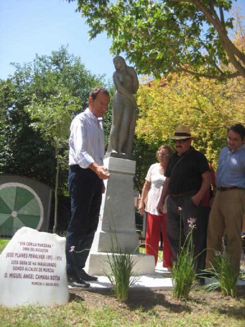 El Alcalde presenta la obra ´Eva con la manzana´, la primera escultura de Planes que se inaugura en Murcia desde 1931 - 2, Foto 2