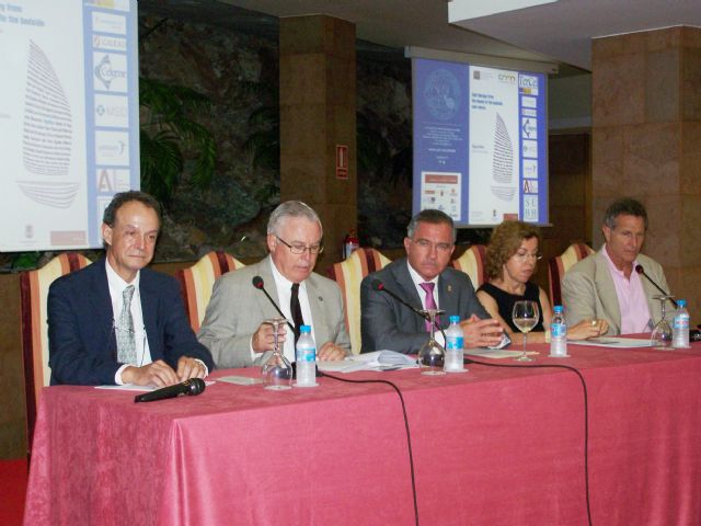 Bartolomé Hernández y José Antonio Cobacho inauguran los cursos de verano de la Universidad Internacional del Mar en Águilas - 1, Foto 1