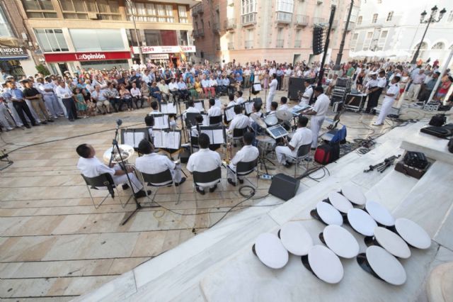 La Armada India se arranca a ritmo de rock - 3, Foto 3