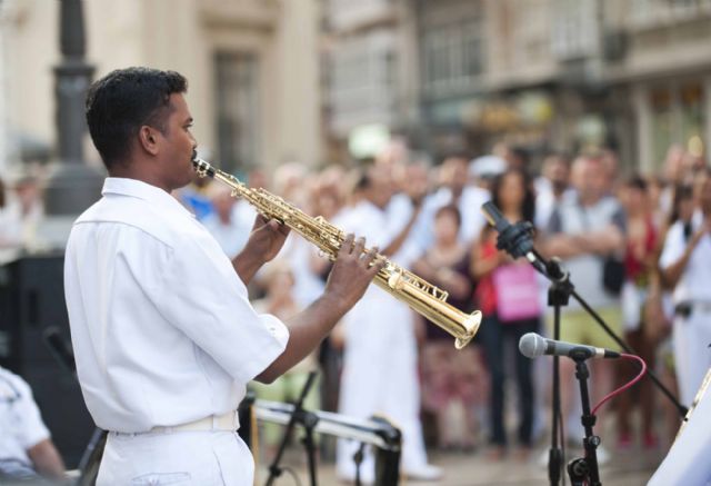 La Armada India se arranca a ritmo de rock - 5, Foto 5