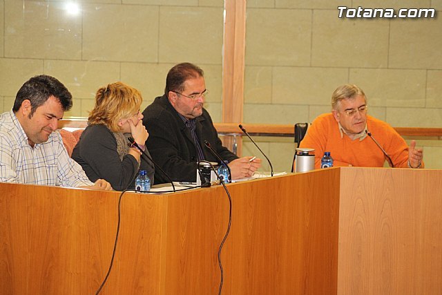 IU-verdes Totana califica los recortes anunciados por Rajoy como una agresión sin precedentes a las personas en paro, a los empleados públicos, a la economía y a la democracia - 1, Foto 1