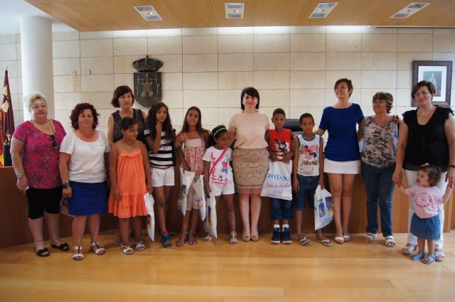 Varias familias de Totana reciben en acogida este verano a seis niños saharauis dentro del programa Vacaciones en Paz, Foto 1