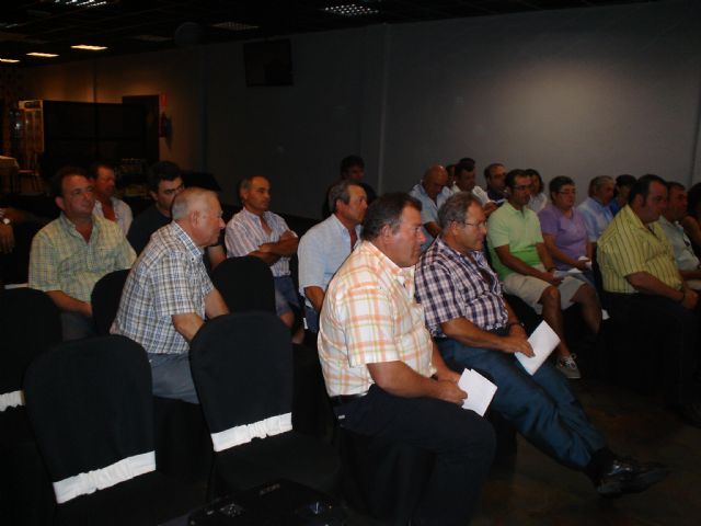 El concejal de Agricultura y Agua asiste a la presentación de la campaña informativa sobre Los 50 años de la PAC, Foto 5