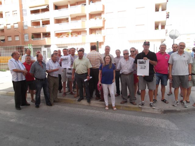 El PSOE apoya a los mayores de los barrios de San Diego y San Cristóbal en su reivindicación de un local social - 1, Foto 1