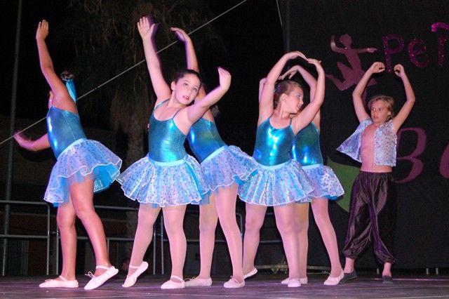 Las frescas y alegres coreografías de la Peña Báilalo de Alguazas, uno de los ricos ingredientes de las fiestas 2012 del Barrio del Carmen del municipio - 3, Foto 3