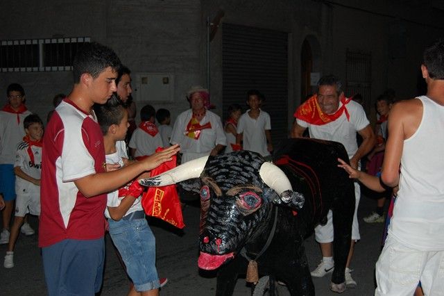 Cerca de un millar de pequeños y mayores disfrutan con la tercera edición del Chiqui San Fermín de las Fiestas 2012 del Barrio del Carmen de Alguazas - 5, Foto 5