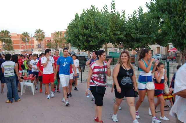 Más de 200 vecinos se dan cita en la V Ruta Senderista de las fiestas 2012 del Barrio del Carmen de Alguazas - 4, Foto 4