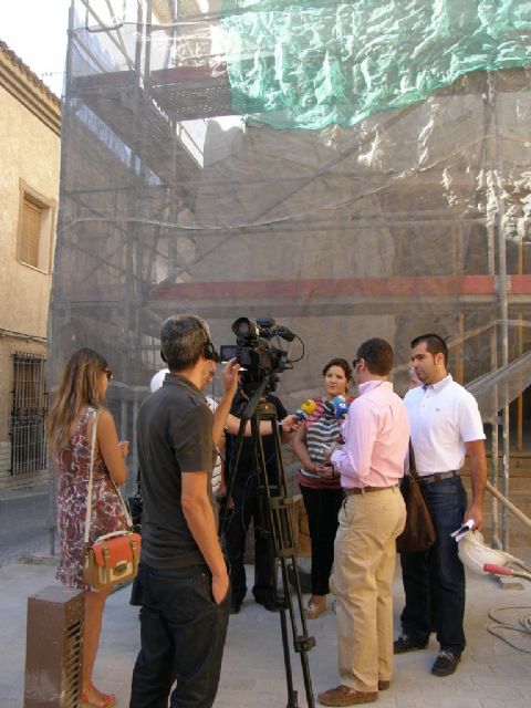 Las obras de restauración del Porche de San Antonio, seriamente dañado a causa de los terremotos, finalizarán este mismo verano - 1, Foto 1