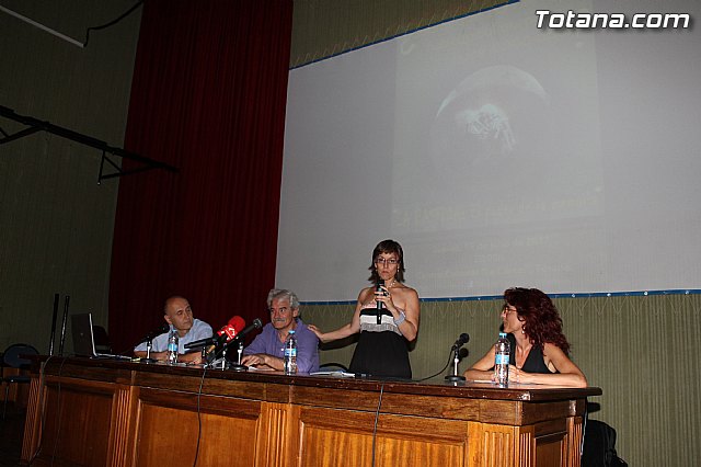 La conferencia del grupo de investigacin arqueolgica que trabaja en el Yacimiento Argrico de La Bastida fue un xito de pblico - 1