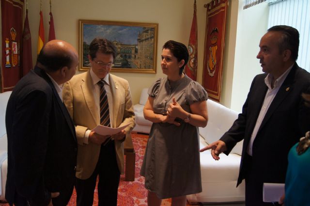 La alcaldesa de Totana y presidenta de la AeCC hace entrega al alcalde de Lorca del reconocimiento como ciudad invitada en la asociación nacional - 4, Foto 4
