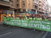 Los profesores interinos, junto a ms de 60.000 personas, segn AIDMUR, suspenden la gestin del Gobierno