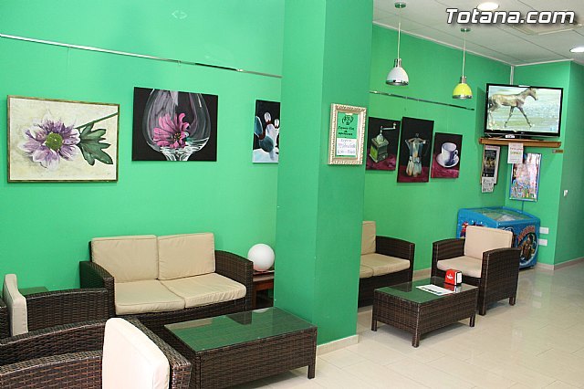 Arte-café acoge una exposición de Mª Victoria Gordillo, Foto 1