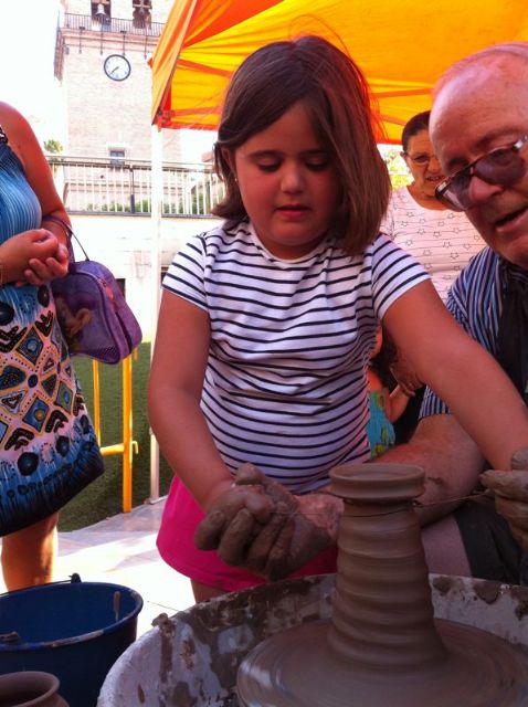 Los alfareros de Totana acercan a los niños a las técnicas tradicionales de tratamiento del barro - 4, Foto 4