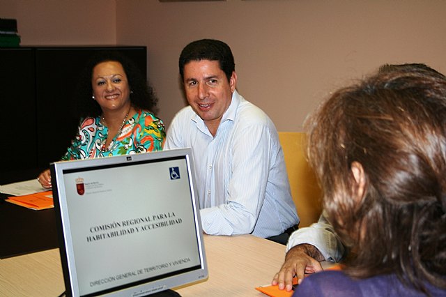 La Comisión Regional de Accesibilidad aprueba nuevos expedientes para instalar ascensores y locales comerciales en Murcia y Cartagena - 2, Foto 2