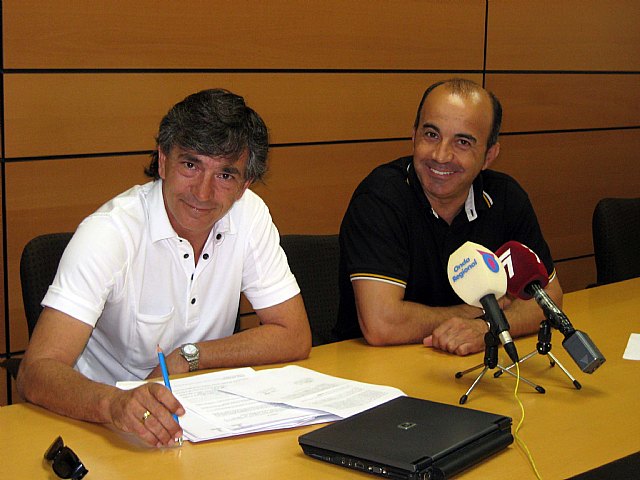 El Grupo Socialista pedirá al PP que cancele la actividad financiera y comercial con bancos que desahucien las viviendas a ciudadanos de Murcia - 1, Foto 1