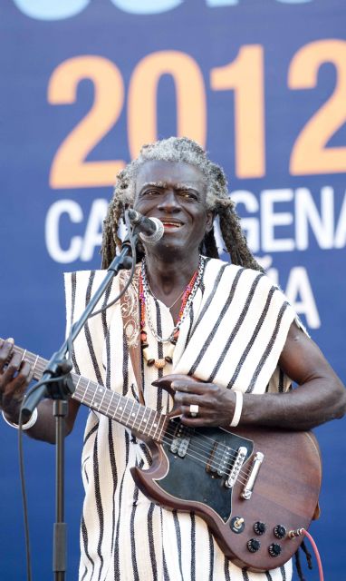 Los Sierra Leone's Refugee All Stars llenaron de reggae la plaza del Ayuntamiento - 5, Foto 5