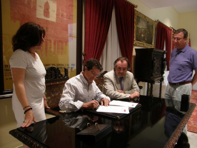 Jódar firma un convenio con la Universidad de Murcia para el mantenimiento del Aula Senior en Lorca - 1, Foto 1