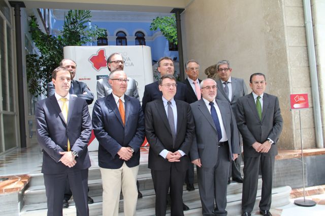 El presidente de la UCAM, José Luis Mendoza, encabeza el Foro Nueva Murcia - 1, Foto 1