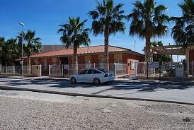 La Junta de Gobierno Local aprueba el procedimiento para la adjudicación del contrato administrativo para la explotación del servicio de cafetería en el local social del barrio Tirol Camilleri - 1, Foto 1