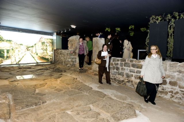 Los Hoteles bajan los precios en agosto y regalan visitas guiadas a los yacimientos de Puerto de Culturas - 1, Foto 1