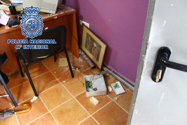 Detenidos los miembros de una red especializada en butrones cuando realizaban su último asalto a una nave industrial - 3, Foto 3