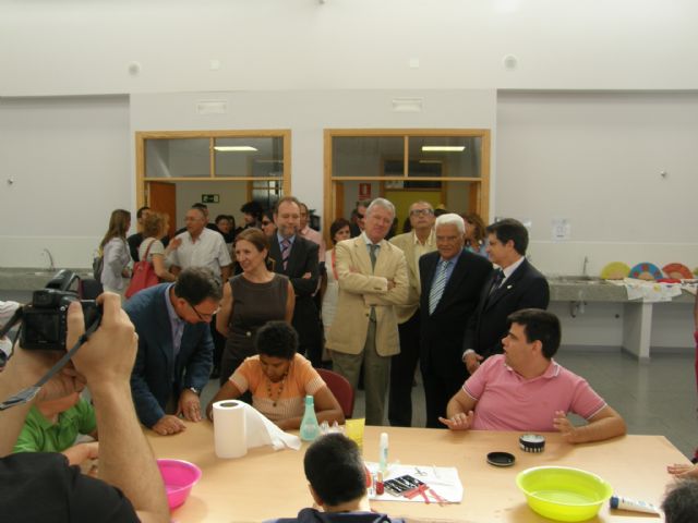 Valcárcel, Jódar y Bascuñana inauguran las nuevas instalaciones de APANDIS en la pedanía lorquina de La Hoya - 1, Foto 1